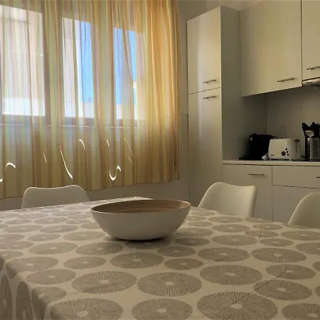 Charming Apartment- Peniche * 孔索拉桑