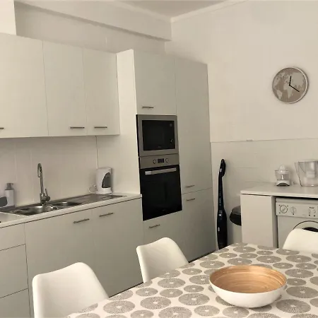 Charming Apartment- Peniche 孔索拉桑